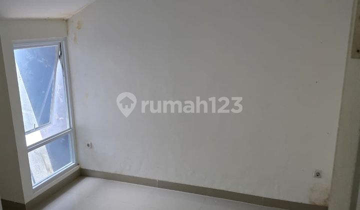 Take Over Rumah Cluster 2 Lantai 5 Kamar Tidur di Karawaci 2