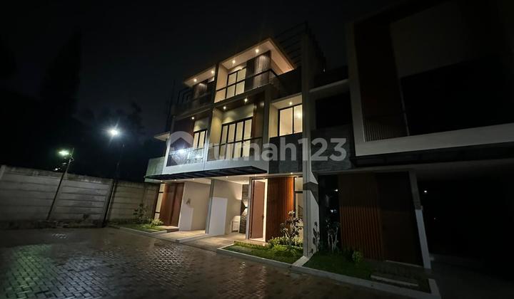 Cluster Mewah Siap Huni 3 Lantai di Ibu Kota
