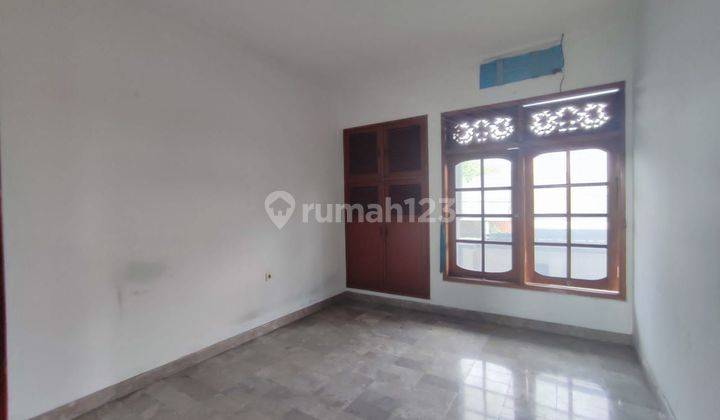 Rumah Besar Dalam Kota Denpasar  2