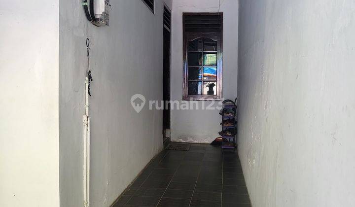 Rumah Dua Lantai Di Jalan Satria