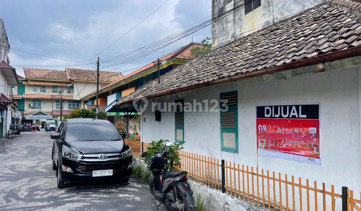 Di Jual Tanah Dan Rumah Di Jl. Dempo Dalam 2