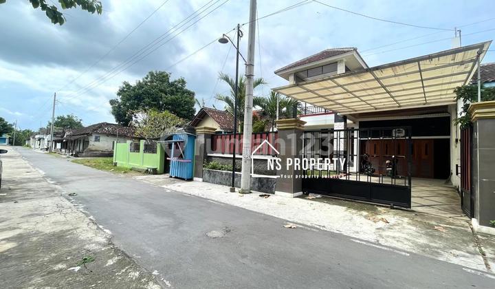 2-story house with swimming pool located in Juwiring, Klaten