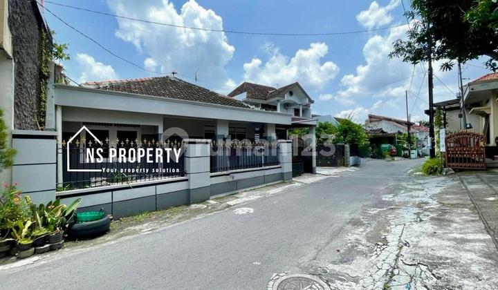 Affordable house in Solo Laweyan near UMS campus. 2