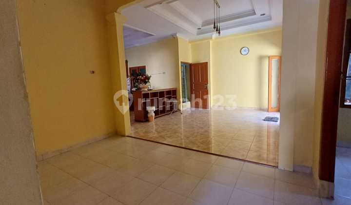 House for Rent in Demang ********