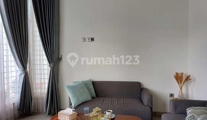 Dijual Cepat Rumah Bagus Cantik 2.5 Lantai Di Komplek Bukit Sejahtera Poligon 2