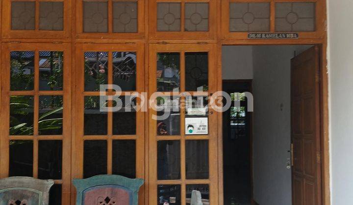 DISEWAKAN RUMAH 3 LANTAI MEWAH BERSIH AREA TENGGER