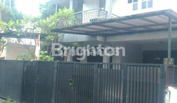 DIJUAL RUMAH 2 LANTAI STRATEGIS 1