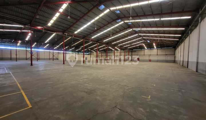 Exclusive Warehouse Loading Dock Tangerang City