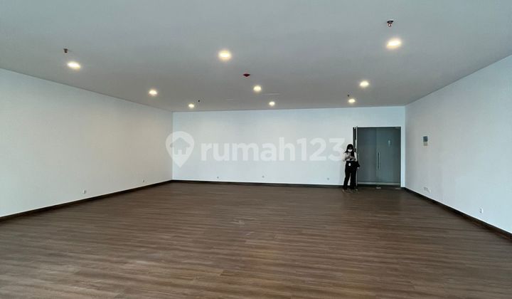 For Rent Office Area Mega Kuningan World Capital Tower Condition Flooring Neat