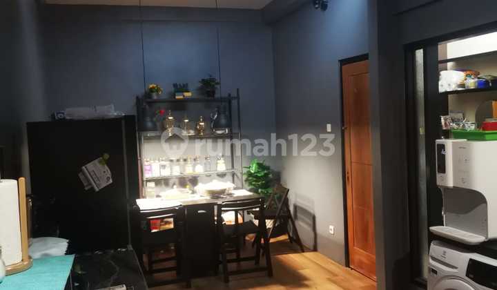 Rumah Posisi Hook di Mahagoni Park Graha Raya Bintaro 2