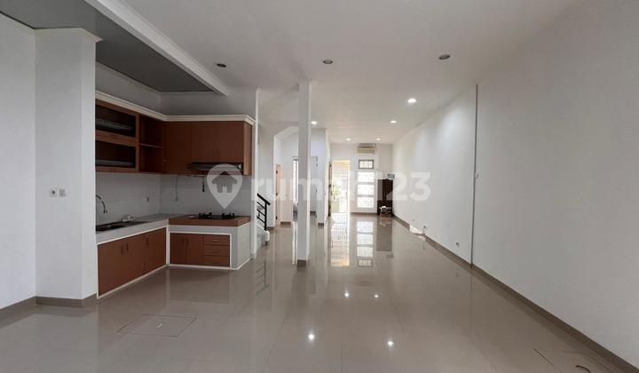 Minimalist House Ready to Occupied in Topaz Cluster Gading Serpong 2