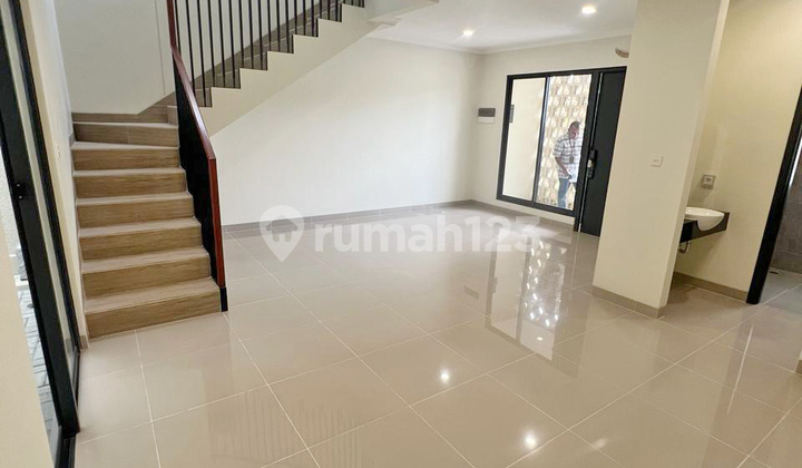 Rumah Hadap Taman di Carson Gading Serpong 2
