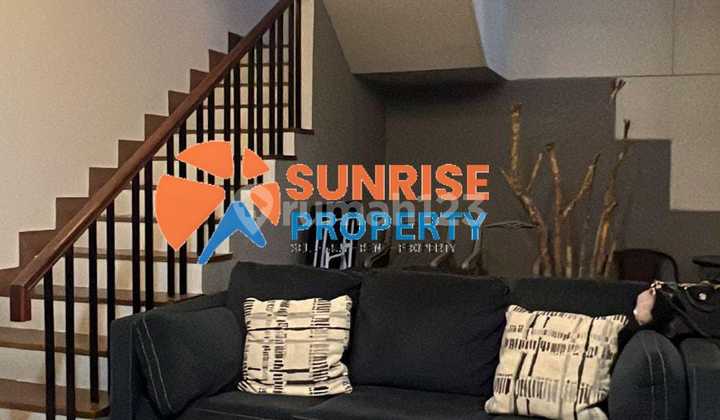 Rumah Indah Bersih di Pusat Kota