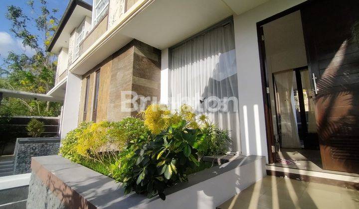 3 Storey House in Jimbaran Good View Calm and Comfortable Atmosphere 2