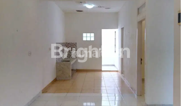 A SINGLE-STORY HOUSE IN CIMANGGIS, COMFORTABLE RESIDENCE WITH COMPLETE FACILITIES, FLOOD-FREE.