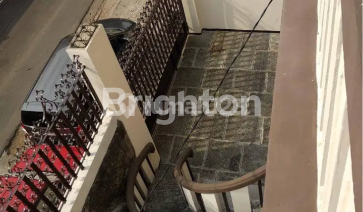 3-STORY HOUSE IN TEBET, SOUTH JAKARTA, CORNER LOCATION, STRATEGIC AREA, SUITABLE FOR OFFICE OR BOARDING HOUSE 2