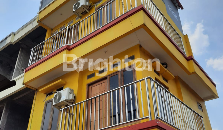 RUMAH PD AREN 4 LANTAI AKSES MOBIL