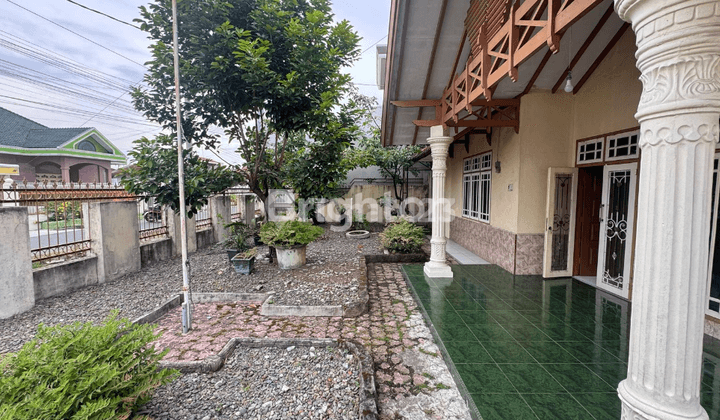 TANAH PLUS BANGUNAN MEDAN AREA INVESTASI UNTUNG LOKASI STRATEGIS BEBAS BANJIR 1