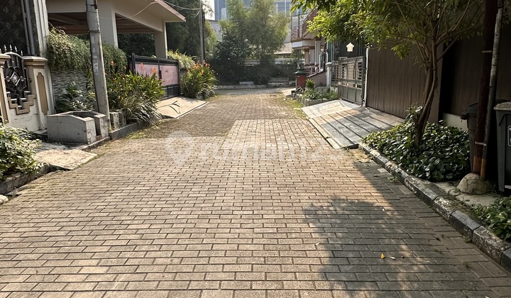 Rumah 2 Lantai Jatijajar Depok Posisi Pojok Aman Nyaman Strategis 2