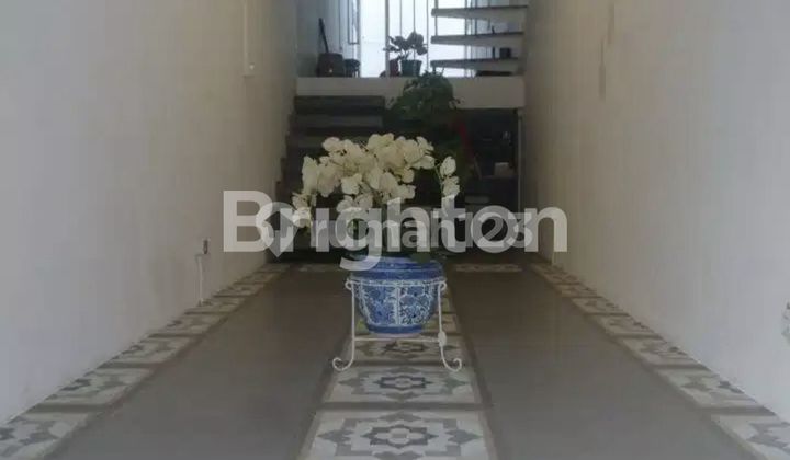 3-STORY READY-TO-OCCUPY HOUSE IN GANDARIA, SOUTH JAKARTA, STRATEGIC LOCATION 2