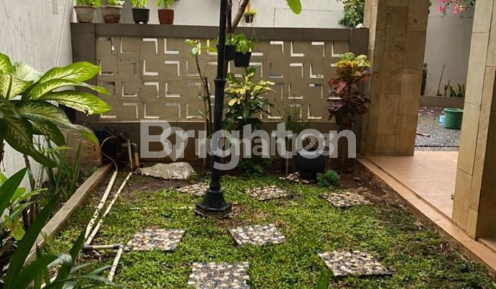 RUMAH 2 LANTAI CIRACAS JAKARTA TIMUR MEWAH TERAWAT SIAP HUNI LOKASI STRATEGIS