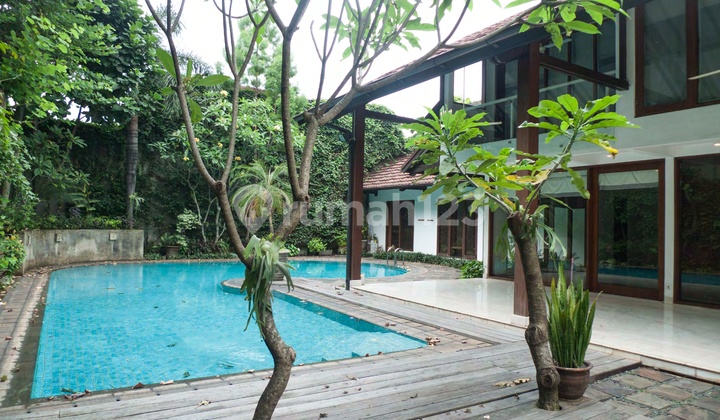 Luxury Flood-Free Ready-to-Live House for Sale in Kemang