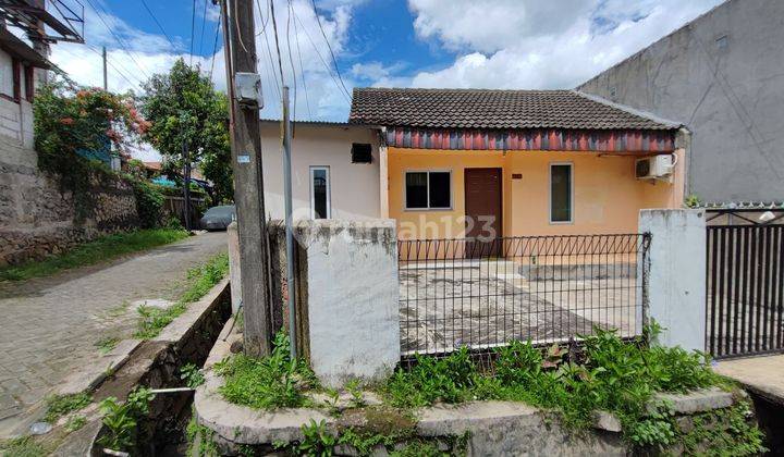 Rumah Hook Dan Butuh Uang Rumah 1