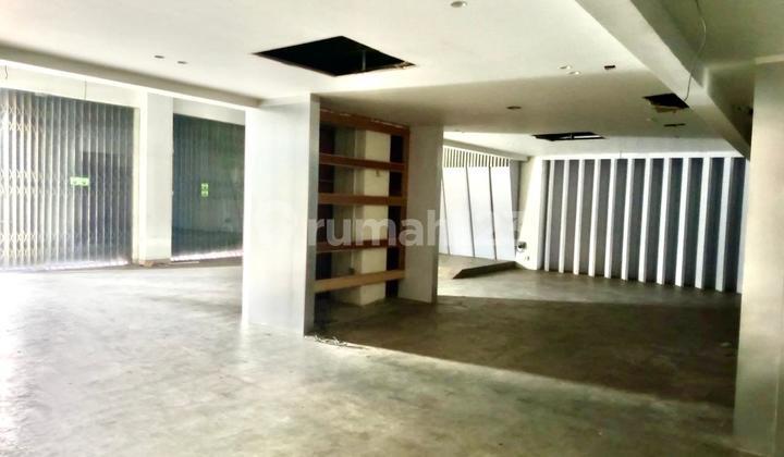 Dijual/Disewakan 3 Ruko Gandeng Lokasi di Pinggir Jalan Utama