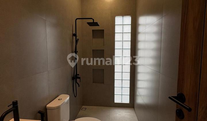 Dijual Rumah Bagus Minimalis dengan Desain Modern Kencana Loka Bsd