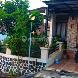 Rumah Unfurnished SHM di Griya Cilengkrang, Bandung 1