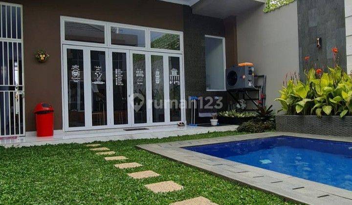 Rumah 2 Lantai Bagus Furnished SHM di Jalan Setiabudi, Bandung