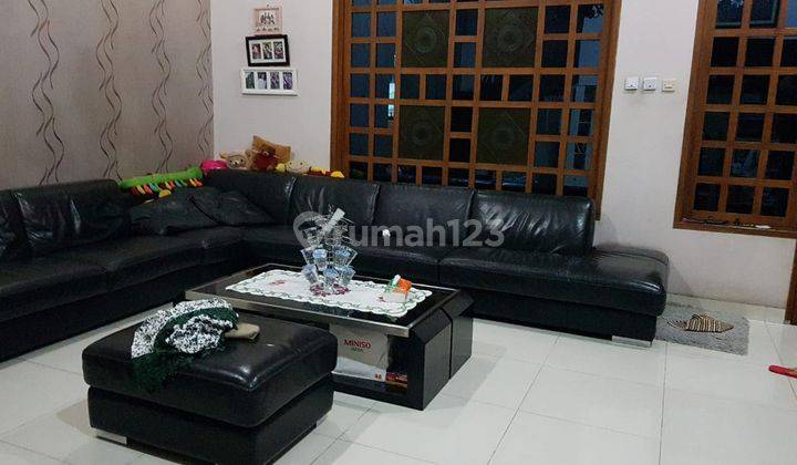 Rumah Bagus 2 Lantai Pinggir Jalan Kebon Kopi Cimahi Desain Modern  2