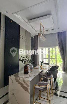 DIJUAL RUMAH MEWAH 2 LANTAI FULL FURNISH TENGAH KOTA BERNUANSA MINIMALIS LOKASI DALAM PERUMAHAN GRAND CITY AMAN NYAMAN HARGA NEGO 2