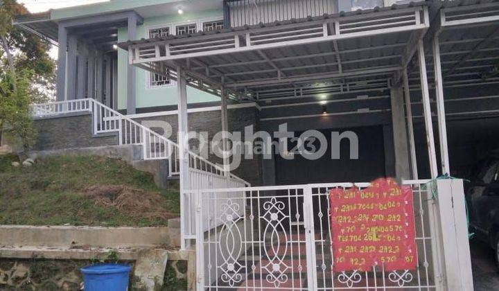 RUMAH 2 LANTAI TENGAH KOTA BERNUANSA MINIMALIS ELEGAN LOKASI DALAM PERUMAHAN REGENCY AMAN NYAMAN HARGA NEGO 1