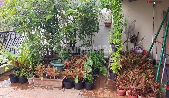 Rumah 2 Lantai Dalam Komplek Dekat Stasiun M R T Lebak Bulus 2