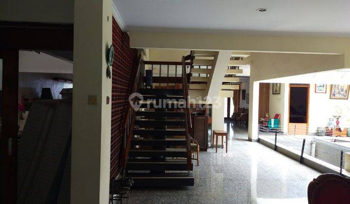 Rumah 2 Lantai Bagus Semi Furnished SHM di Gaharu , Jakarta Selatan 2