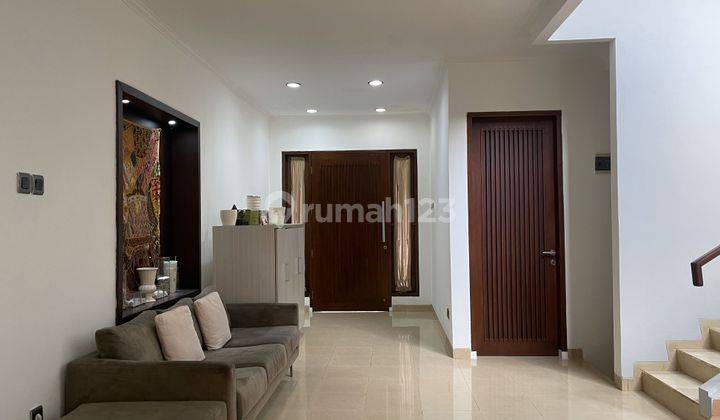 Rumah Bagus Semi Furnished SHM Cibubur, Jakarta Timur 1