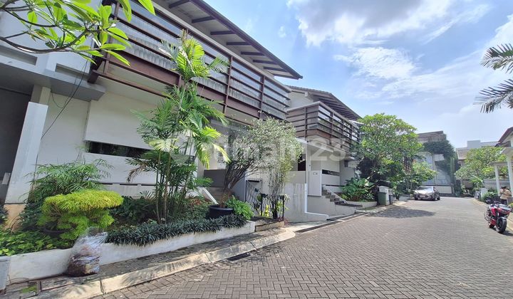 For Sale 3-Story House in a Cluster in Central Kemang Area
