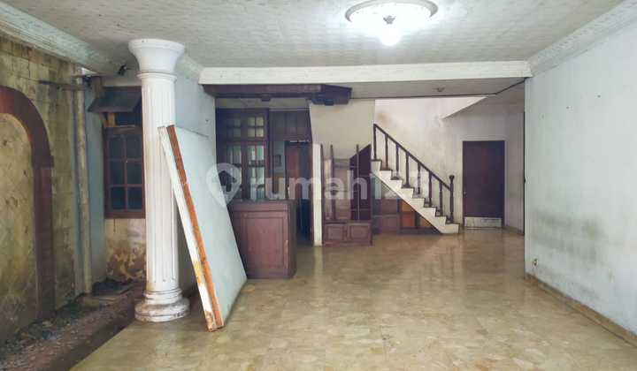 Rumah Klasik Luas Tanah 307m2 Akses 2 Jalan di Mampang Prapatan 2