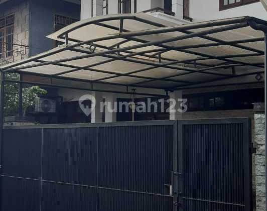 Rumah 2 Lantai Dekat Scbd dan Senopati Kebayoran Baru, Jakarta