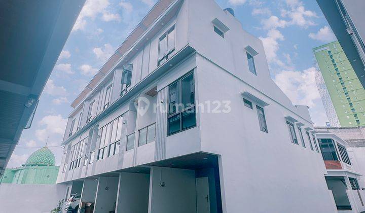 Rumah Modern Minimalis 2 Lantai di Cempaka Putih