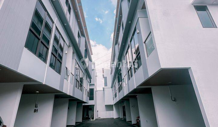 Rumah Modern Minimalis 2 Lantai di Cempaka Putih