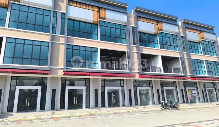 Disewakan Ruko Crystal Hadap Jalan Raya di Summarecon Bekasi