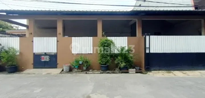Dijual Cepat Rumah Luas dan Strategis di Bulevar Hijau Harapan Indah