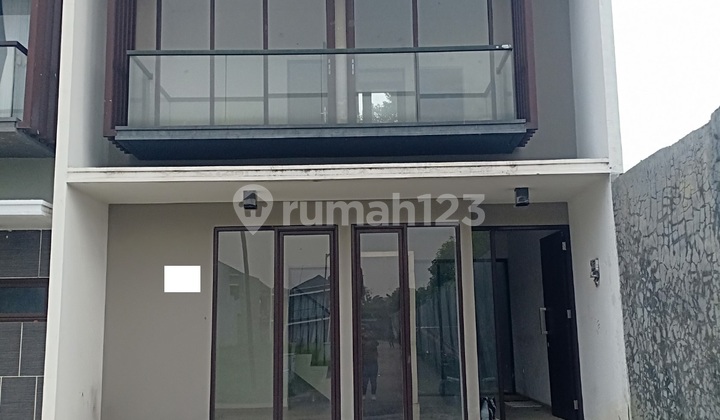 Rumah Baru Siap Huni di Cluster Greenwood - Renov 2024 Bebas Banjir & Lokasi Strategis! 1