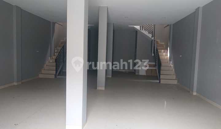 Jual Cepat Ruko Pinggir Jalan Raya Bekasi - bisa Dibagi Jadi 2 Unit Jual Cepat Ruko Pinggir Jalan Raya Bekasi - bisa Dibagi Jadi 2 Unit