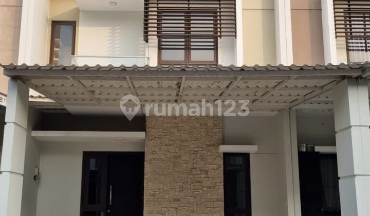 For Sale House in Burgundy Summarecon Bekasi