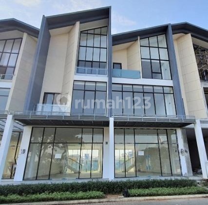 New East Shop House 3 floors 6x17 102m facing Boulevard JGC Jakarta Garden City