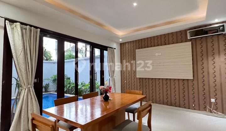 Beautiful 4-Bedroom House with Private Swimming Pool in Munggu Kapal