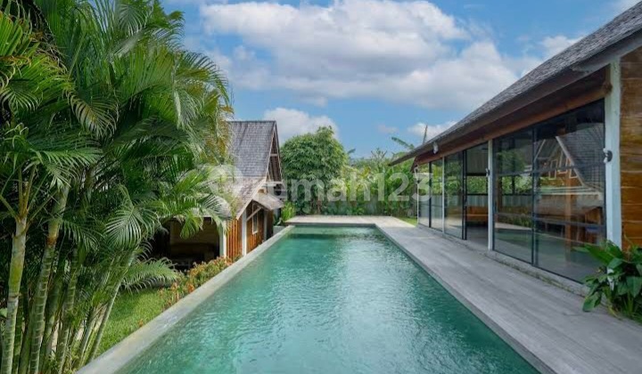 Charming Wooden Villa For Rent In Pererenan Badung.